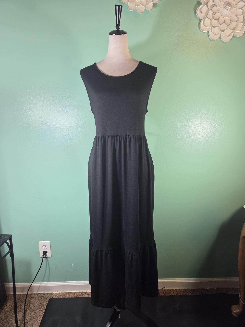 Classic Black Sleeveless Maxi Dress
